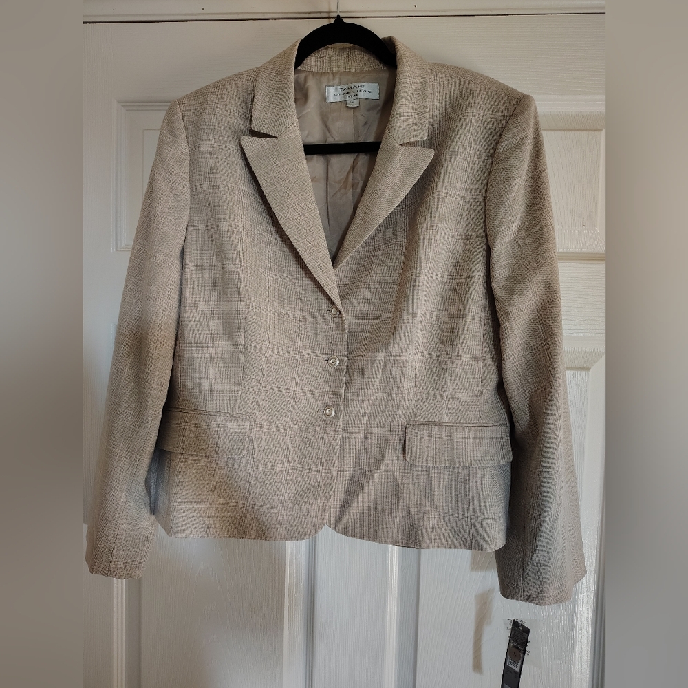 Tahri NWT Blazer